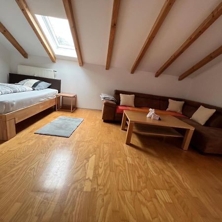 D&R Appartement Bei Розенхайм Экстерьер фото
