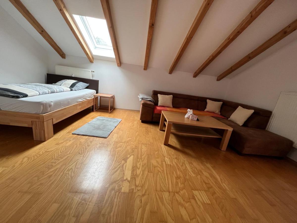 D&R Appartement Bei Розенхайм Экстерьер фото
