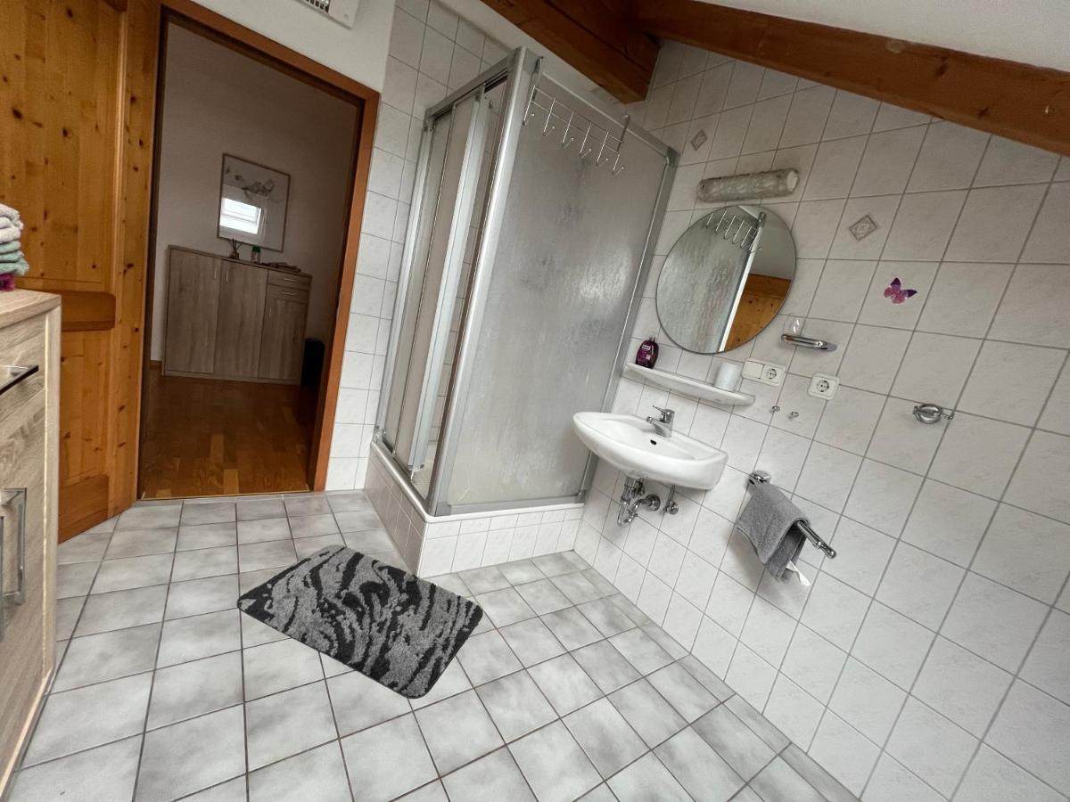 D&R Appartement Bei Розенхайм Экстерьер фото