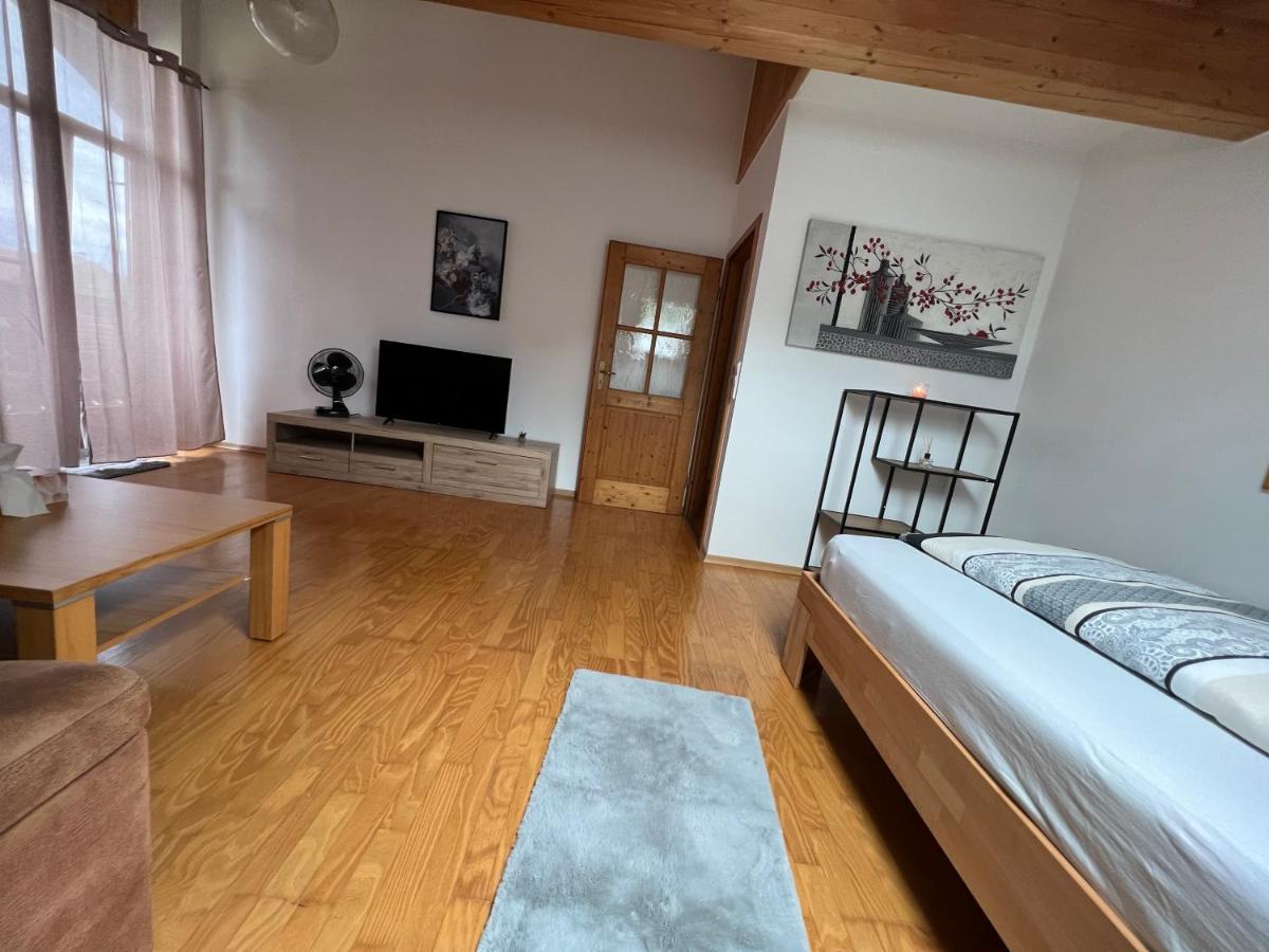 D&R Appartement Bei Розенхайм Экстерьер фото